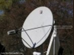 Imagem de uma antena parablica. 