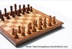 Imagem de um tabuleiro de xadrez. 